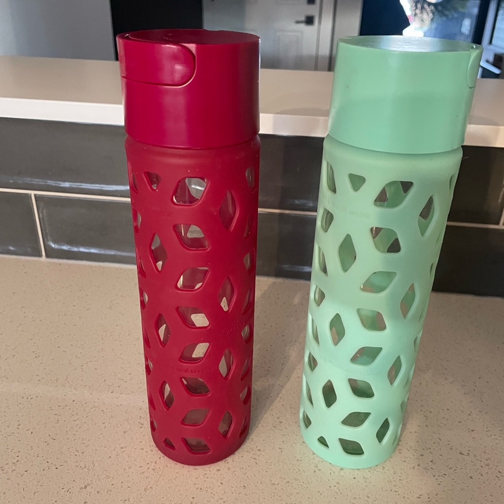 Lululemon glass water bottles